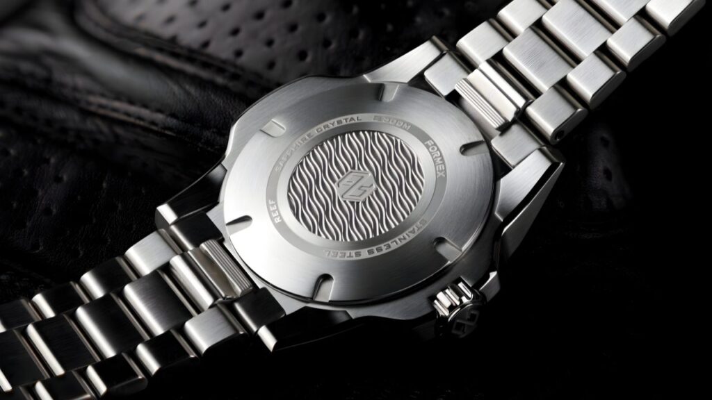 Reef 39.5 Forged Carbon rearview